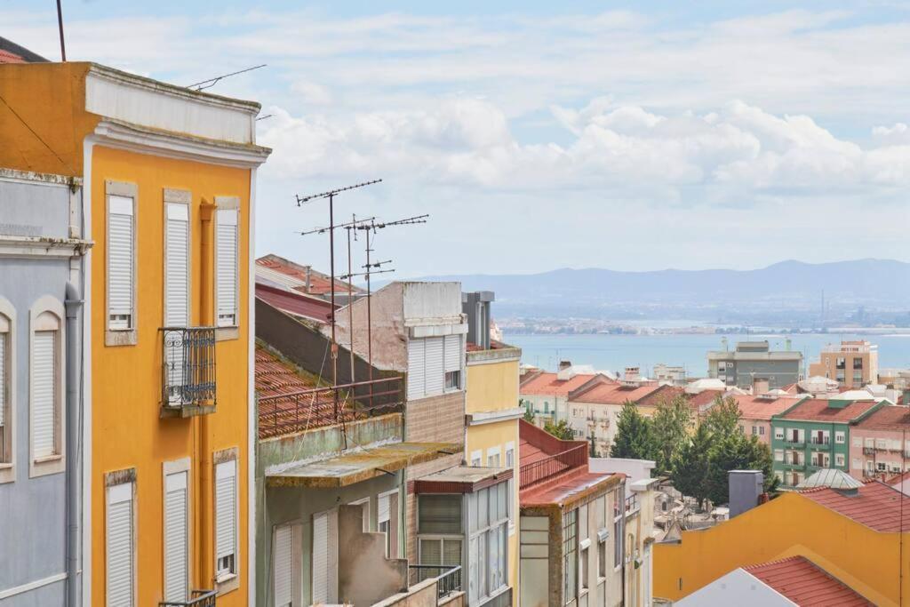 New 3 Bedroom Flat With River On Sight @Alameda Lissabon Buitenkant foto